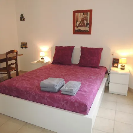 Apartment Comme Petite Maison A 3,5 Kms D'avignon Villeneuve-les-Avignon